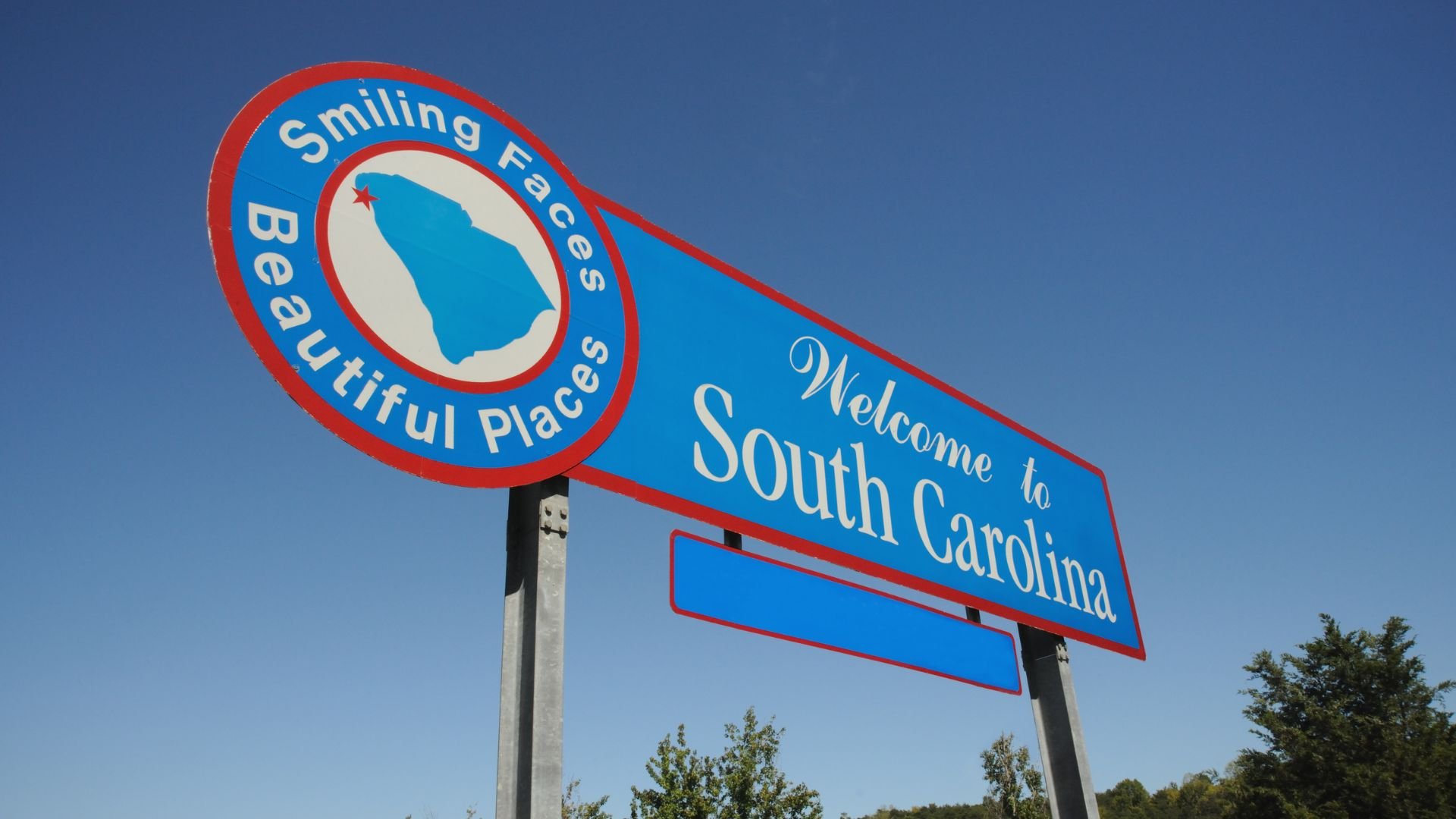 Welcome sign for South Carolina with blue and red colors